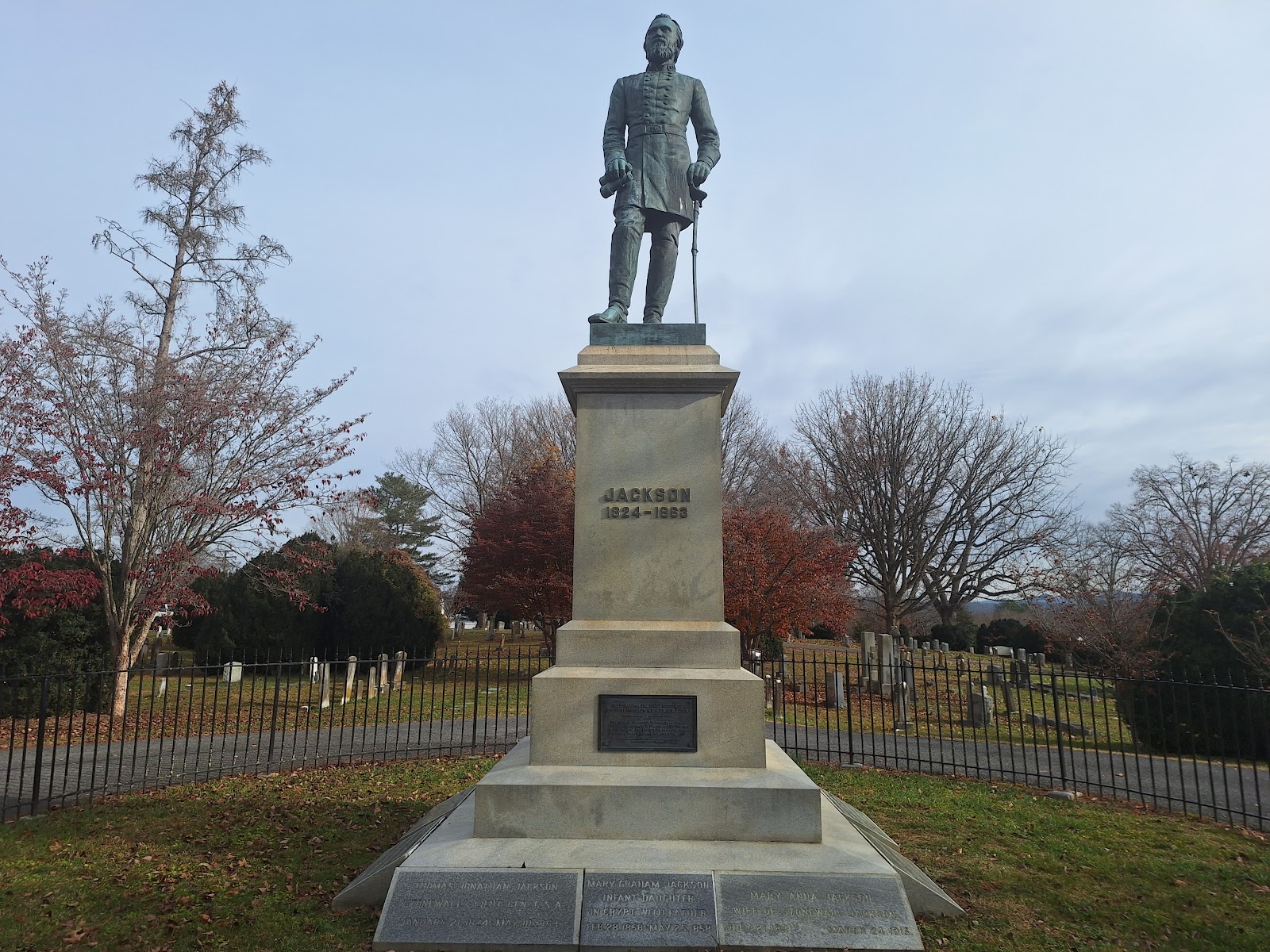 Oak Grove Cemetery cemetery grounds and headstones