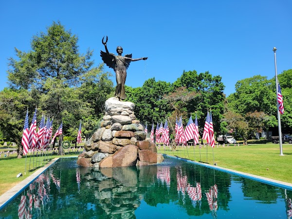 Oak Grove Cemetery grounds