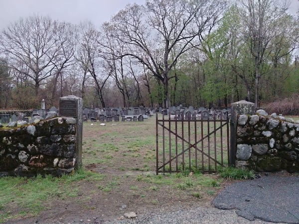 Oak Grove Cemetery grounds