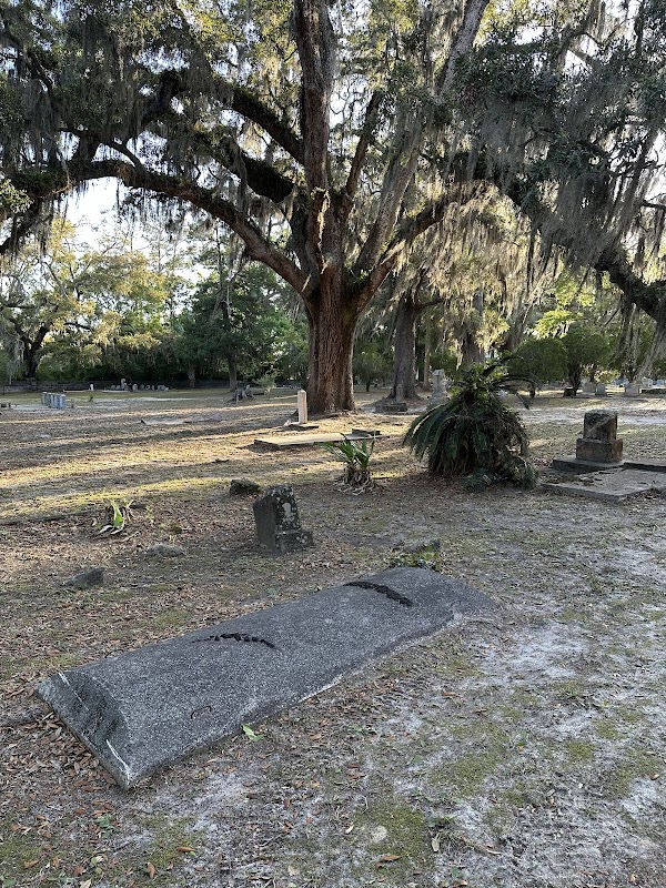 Oak Grove Cemetery grounds