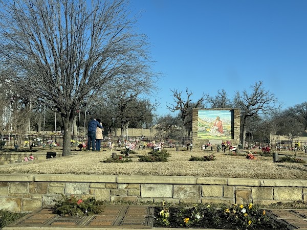 Oak Grove Memorial Gardens grounds