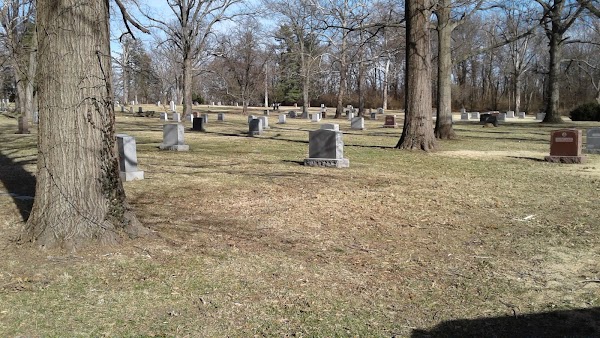 Oak Grove Memorial Mausoleum grounds