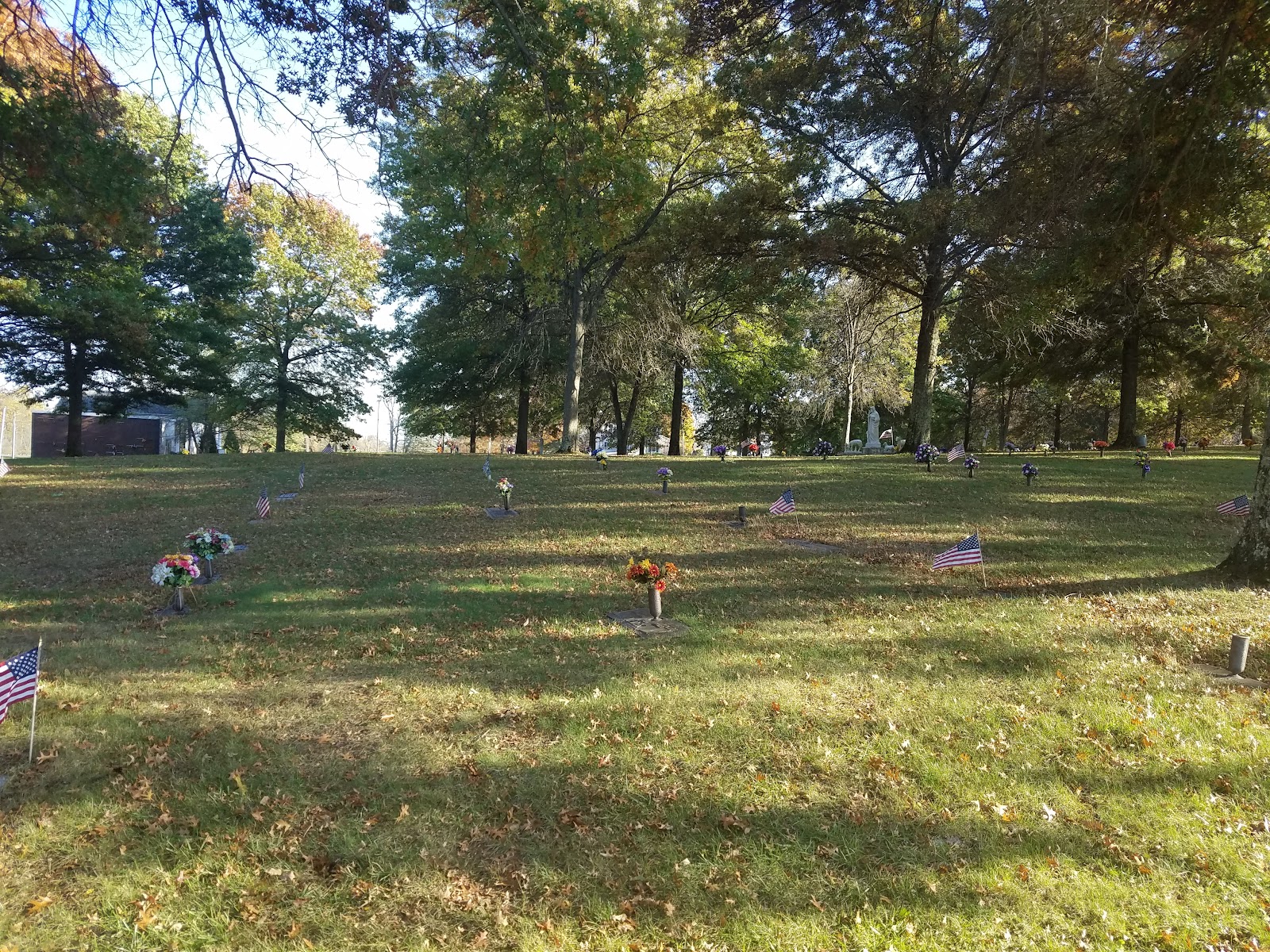 Oak Grove Memorial Park cemetery grounds and headstones