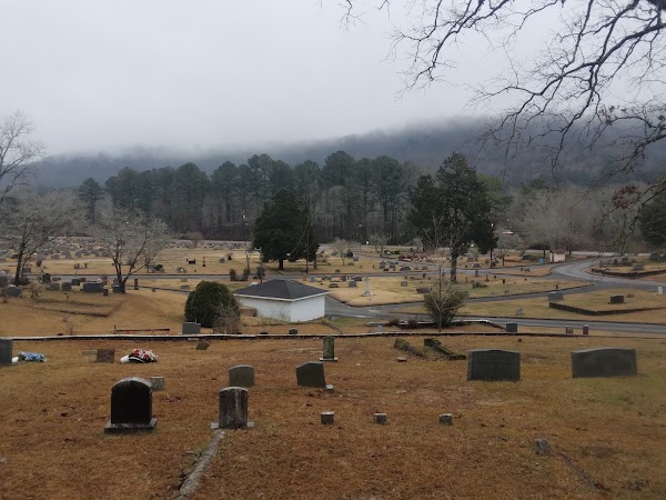 Oak Hill Cemetery grounds