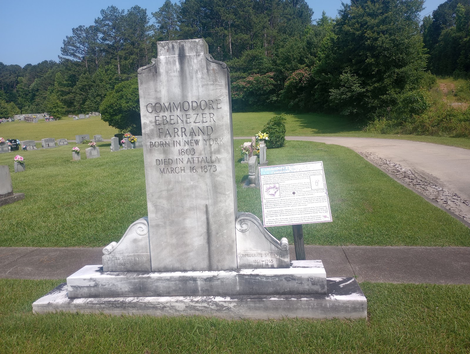 Oak Hill Cemetery cemetery grounds and headstones