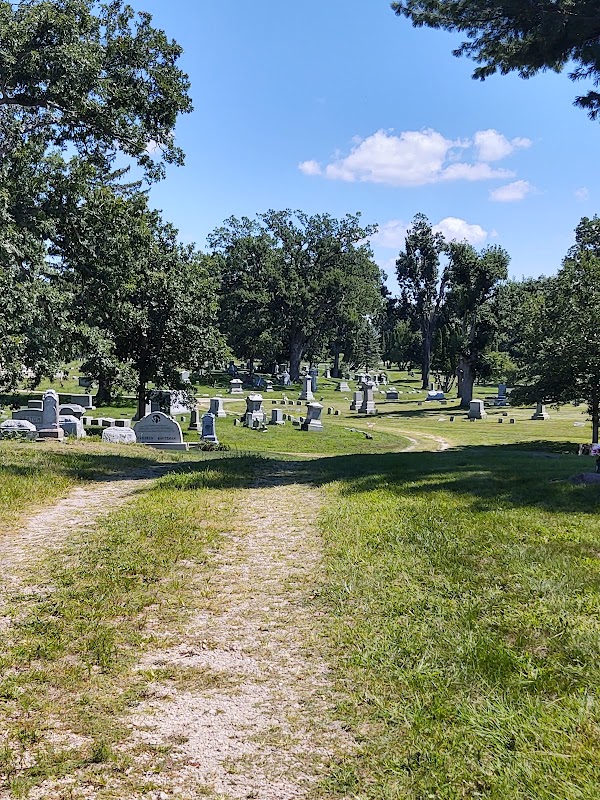 Oak Hill Cemetery grounds