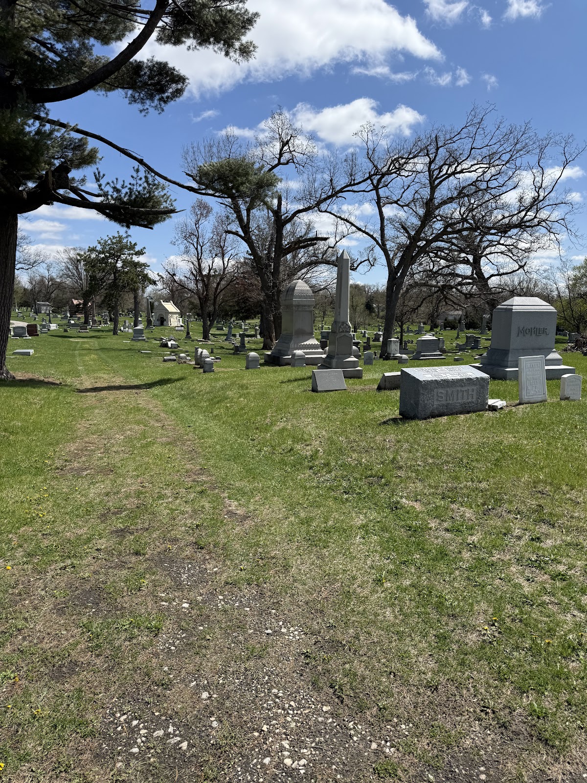 Oak Hill Cemetery cemetery grounds and headstones