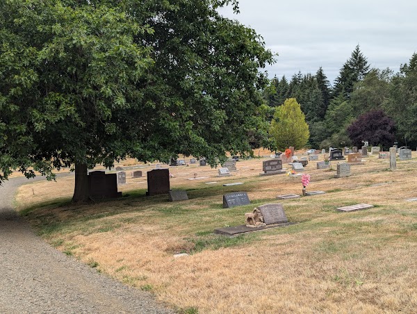 Oak Hill Cemetery grounds