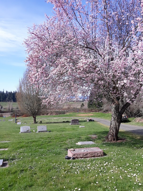 Oak Hill Cemetery grounds