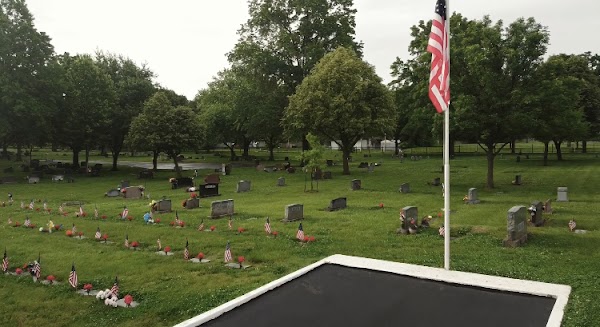 Oak Hill Cemetery grounds