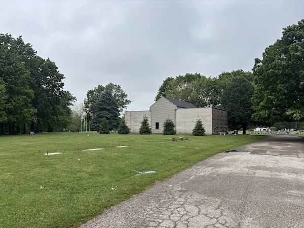 Oak Hill Cemetery grounds