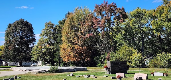 Oak Hill Cemetery grounds
