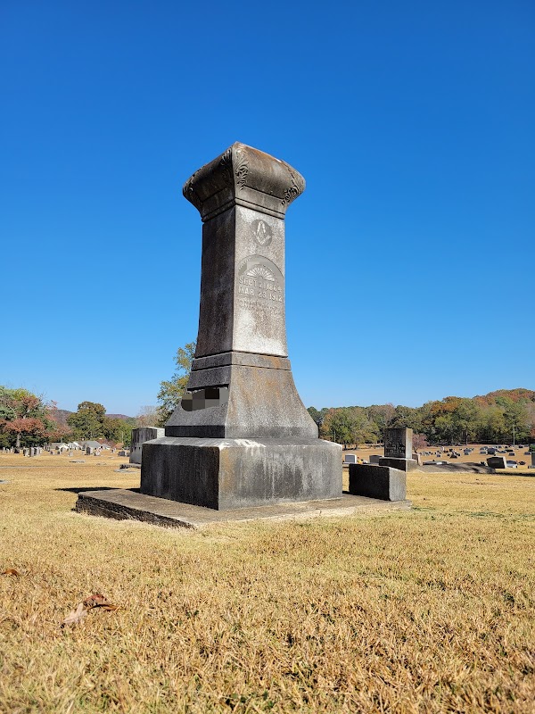 Oak Hill Cemetery grounds