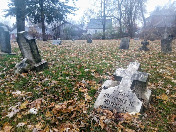 Oak Hill Cemetery grounds