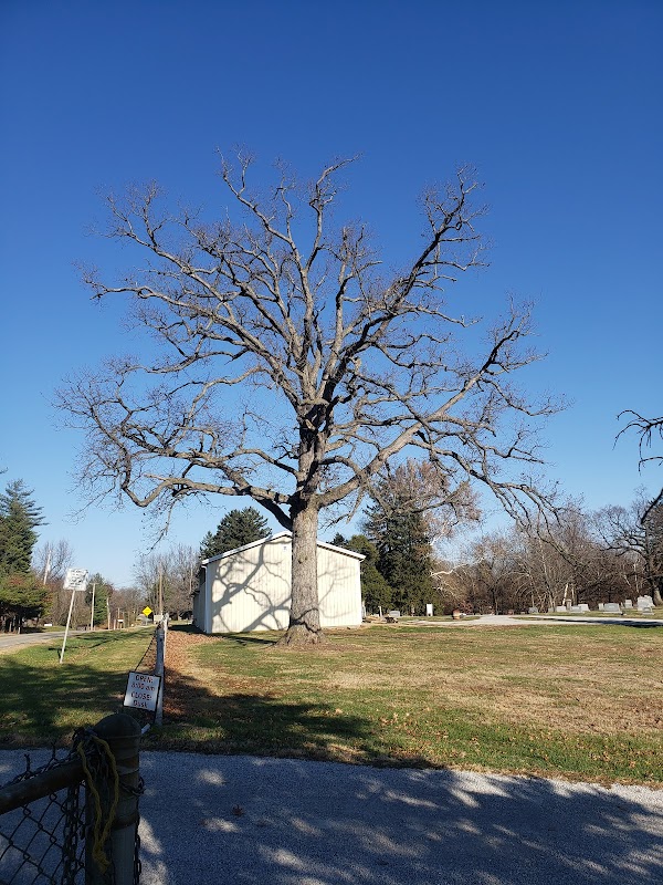 Oak Hill Cemetery grounds