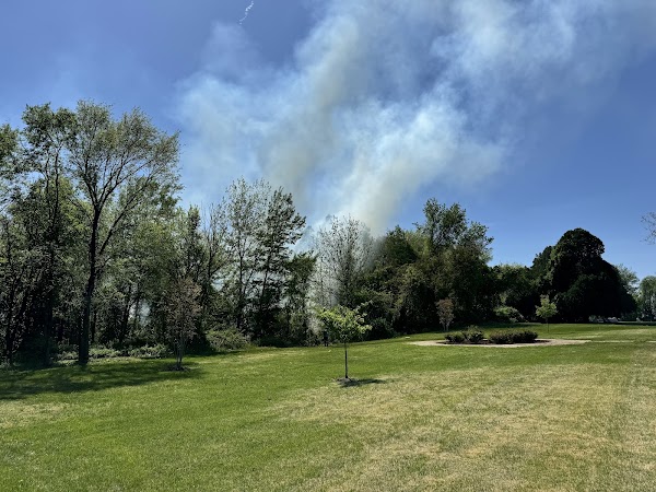 Oak Lawn Cemetery grounds