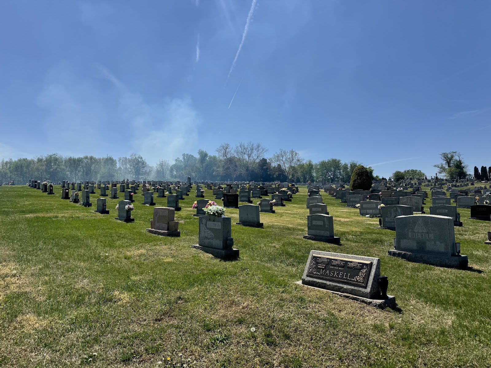Oak Lawn Cemetery cemetery grounds and headstones