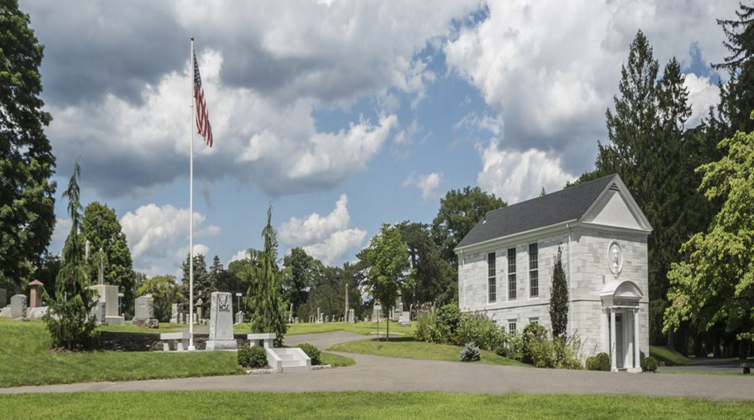 Oak Lawn Cemetery cemetery grounds and headstones
