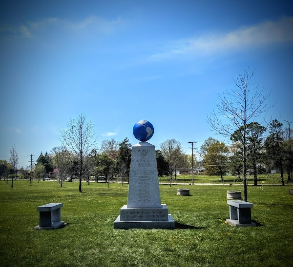 Oak Ridge Cemetery grounds
