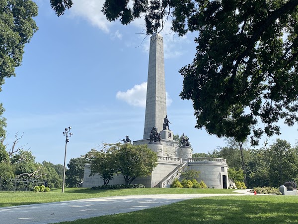 Oak Ridge Cemetery grounds