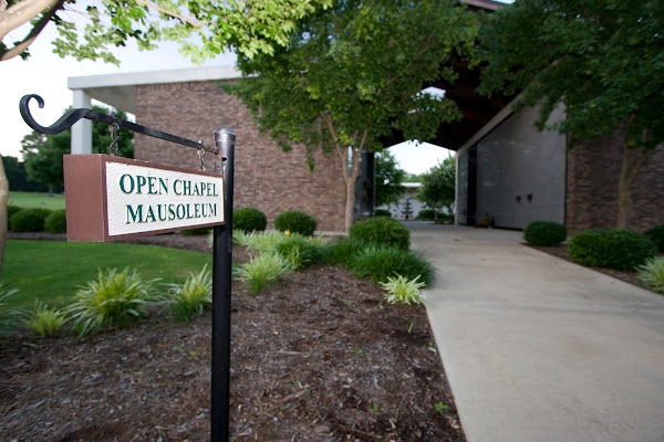 Oakbrook Memorial Park grounds