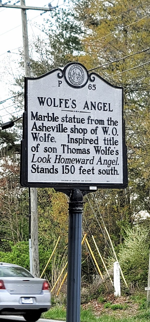 Oakdale Cemetery grounds