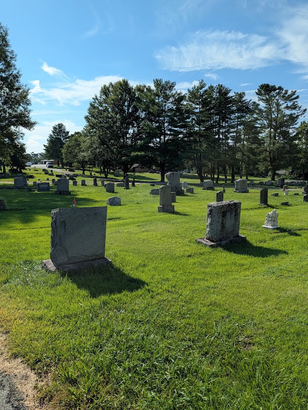 Oakdale Cemetery grounds