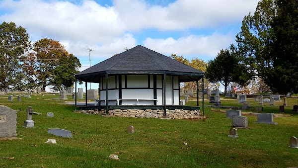 Oakdale Cemetery grounds