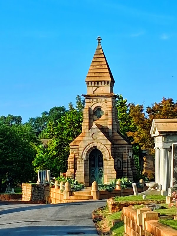 Oakland Cemetery grounds