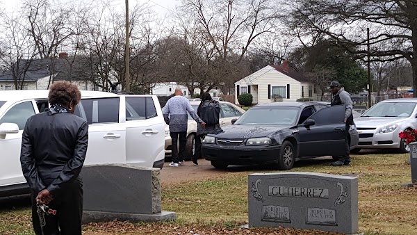 Oakland Cemetery grounds
