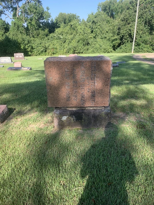 Oakland Cemetery grounds