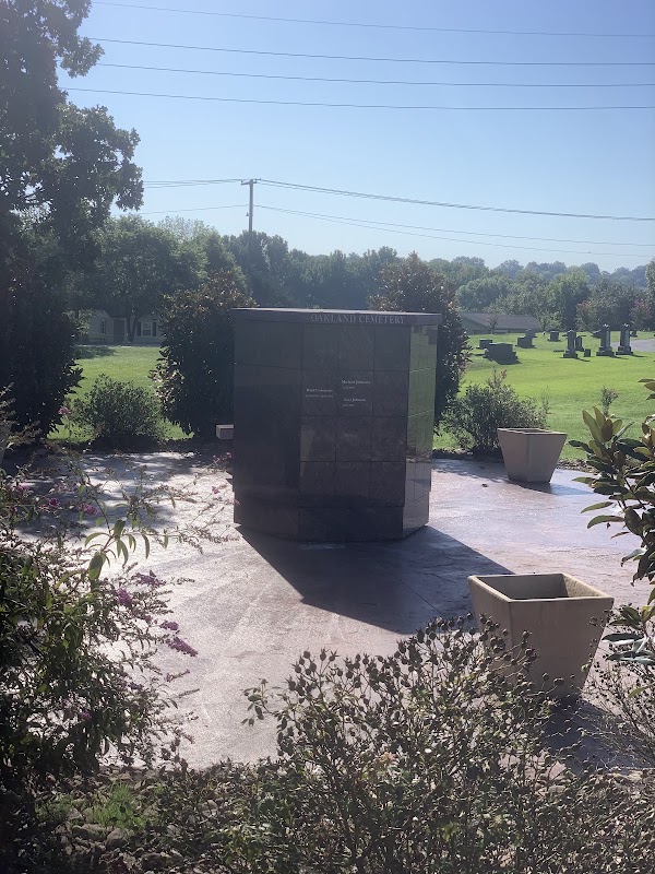 Oakland Cemetery grounds