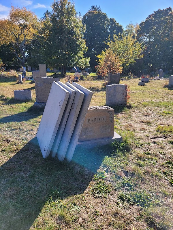 Oakland Cemetery grounds