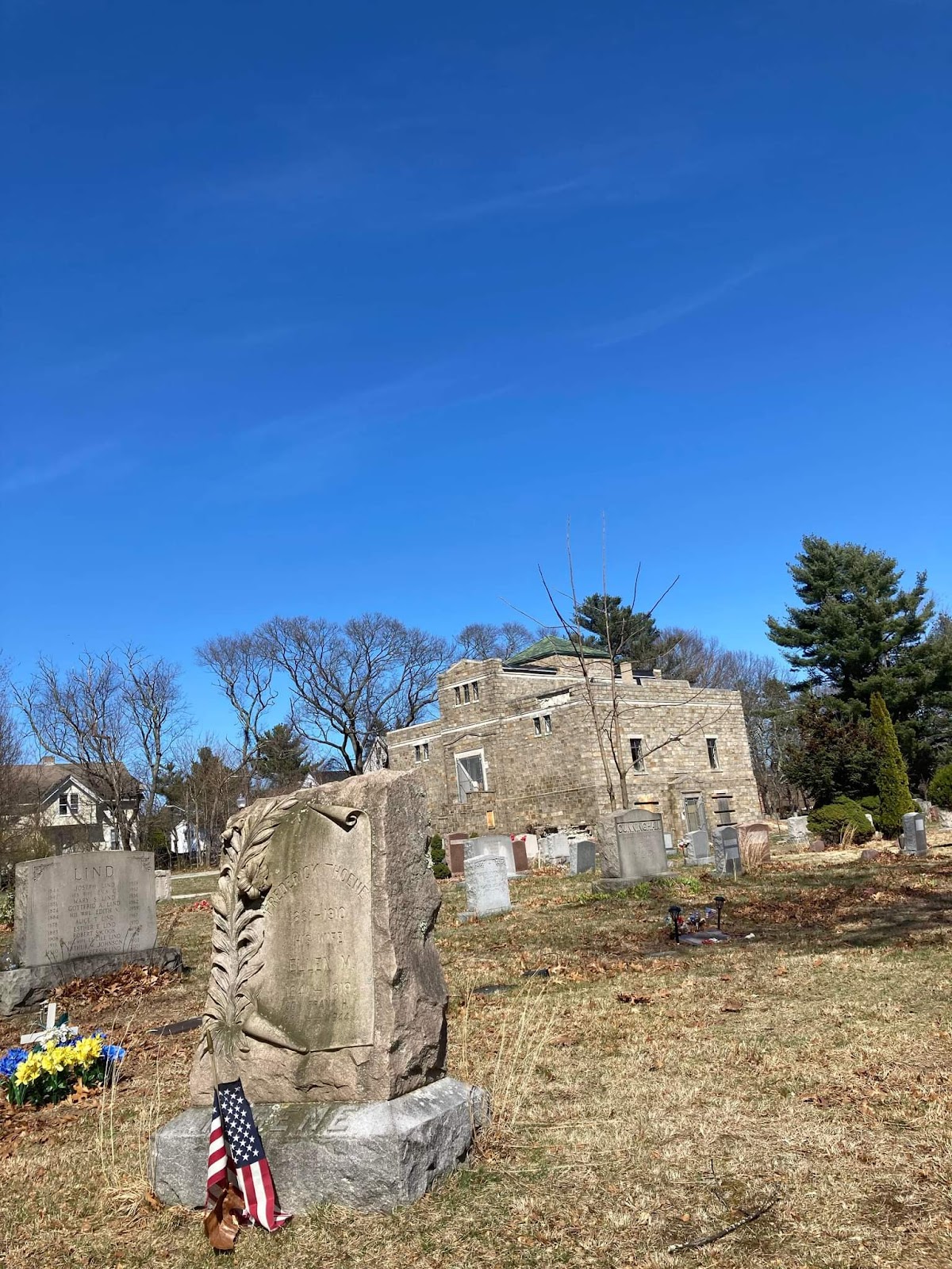 Oakland Cemetery cemetery grounds and headstones