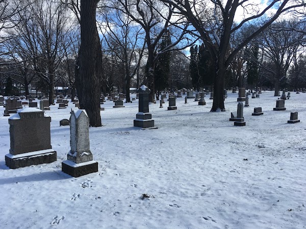 Oakland Cemetery grounds
