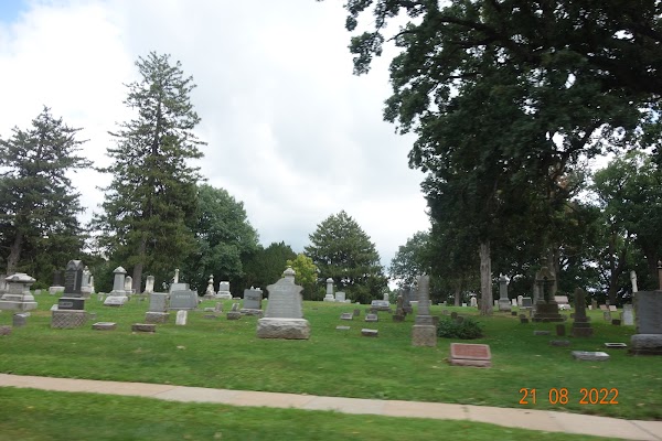 Oakland Cemetery grounds