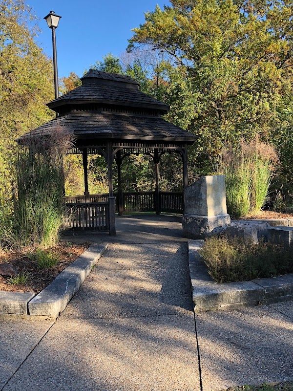 Oakland Cemetery grounds