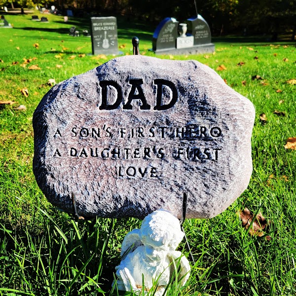 Oakland Cemetery grounds