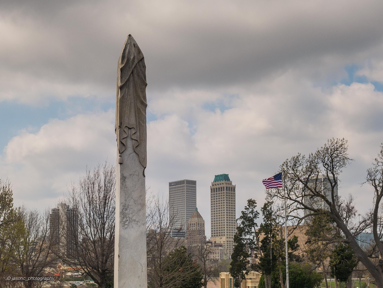 Oaklawn Cemetery cemetery grounds and headstones