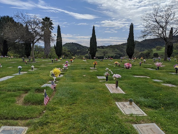 Oakmont Memorial Park grounds