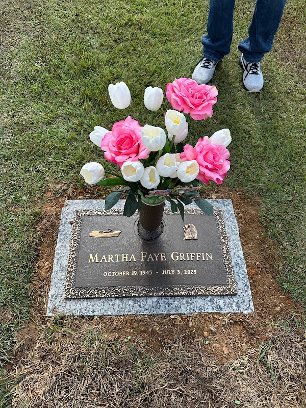 Oaknoll Memorial Gardens grounds