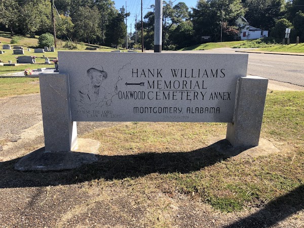 Oakwood Cemetery Annex grounds