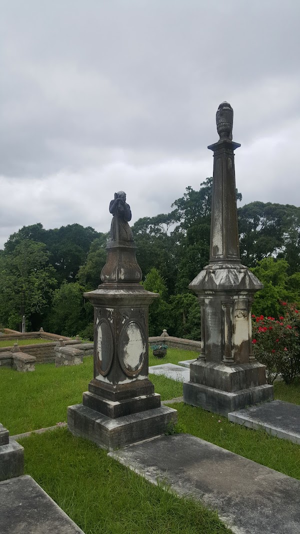 Oakwood Cemetery Annex grounds