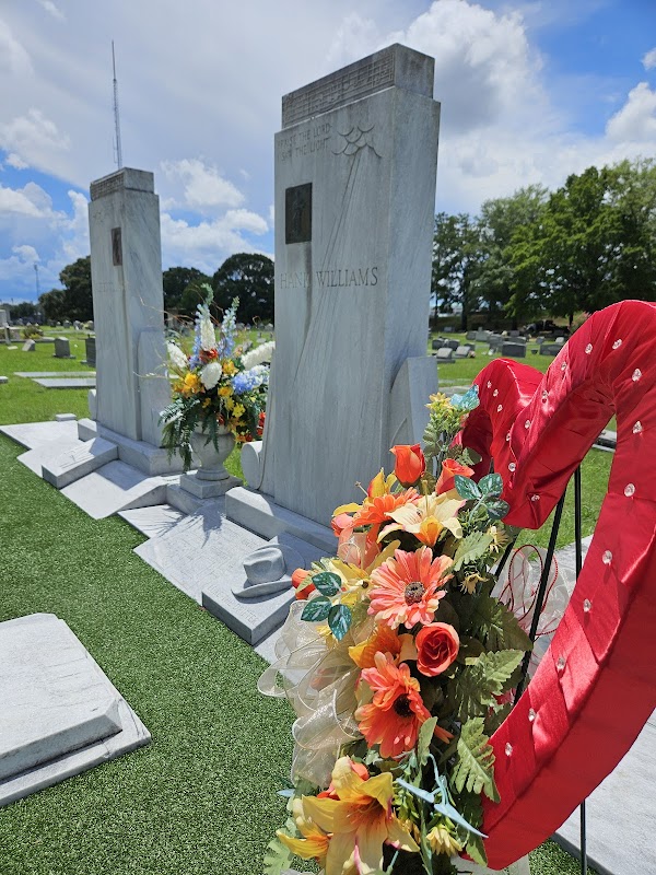 Oakwood Cemetery Annex grounds