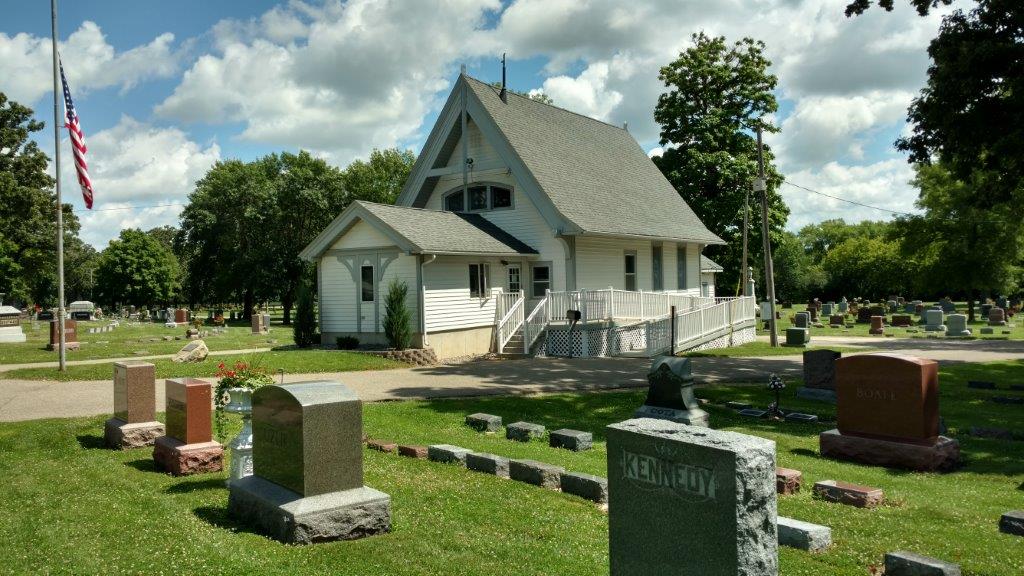 Oakwood Cemetery cemetery grounds and headstones