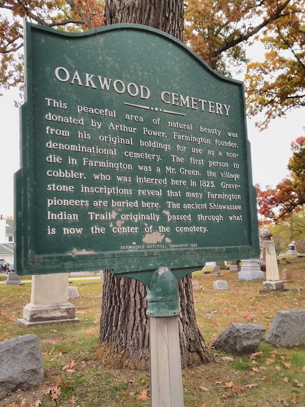 Oakwood Cemetery grounds