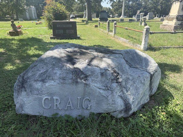 Oakwood Cemetery grounds