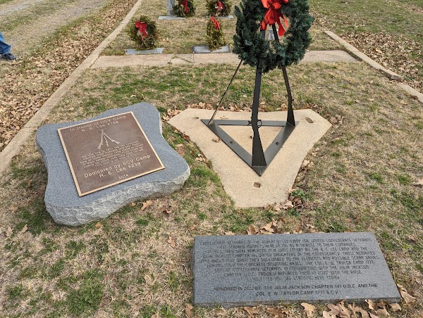 Oakwood Cemetery grounds