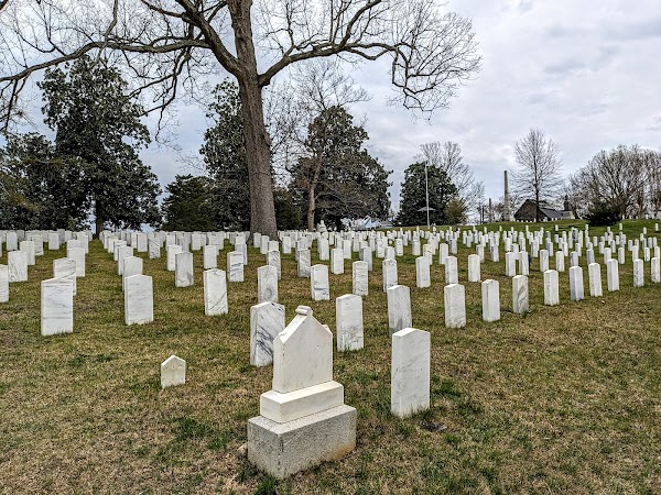 Oakwood Cemetery grounds