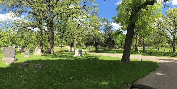 Oakwood Cemetery grounds